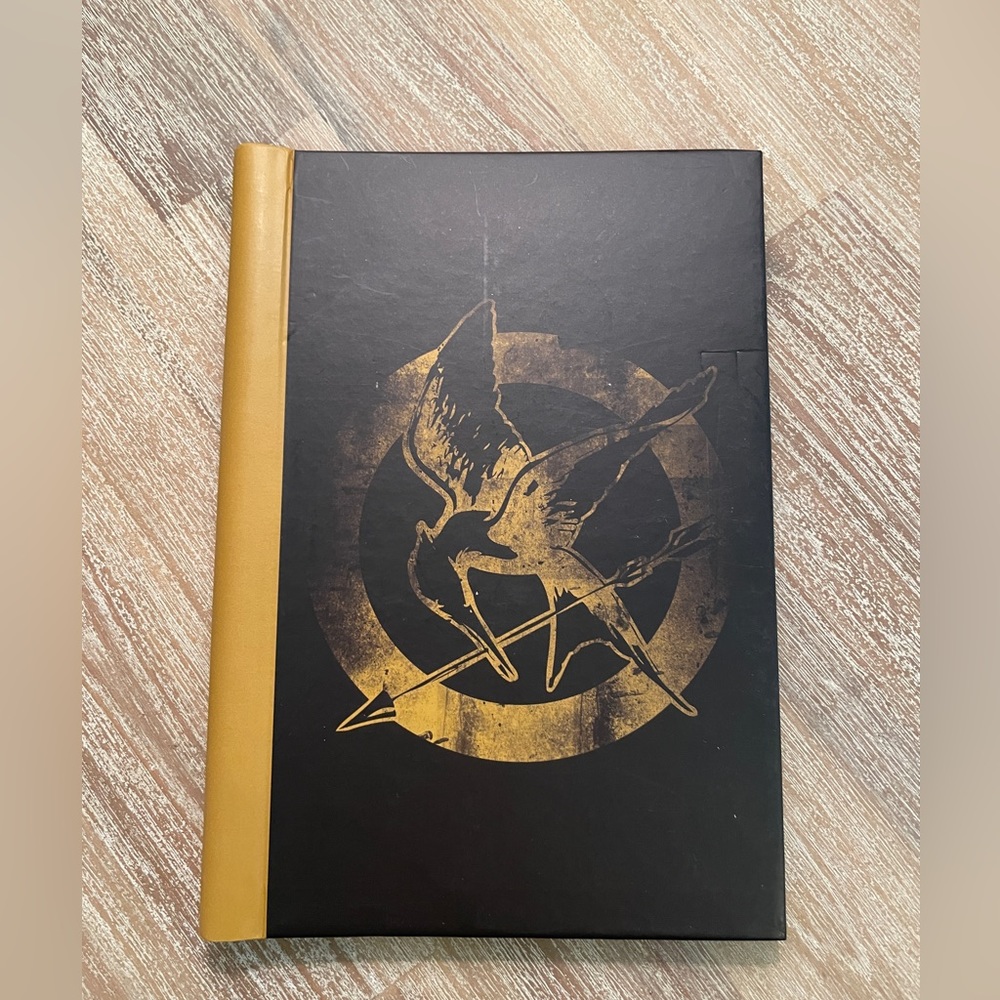 Hunger Games - Mockingjay notebook